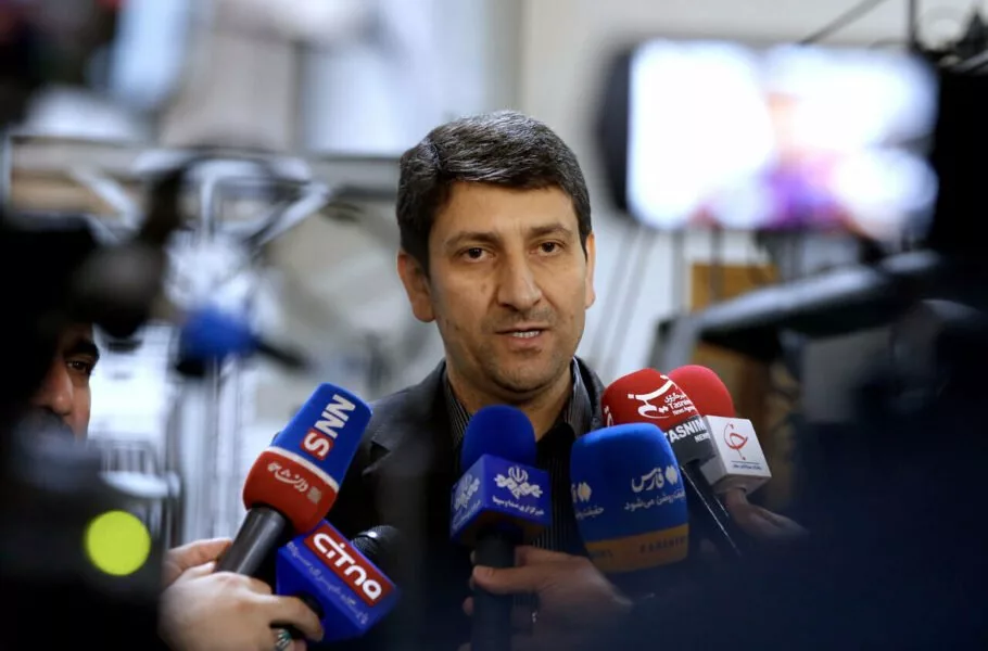 Iranian Minister Opposes Tiered Internet Access