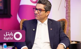 Mehdi Faghihi seated in front of a Rightel backdrop.
