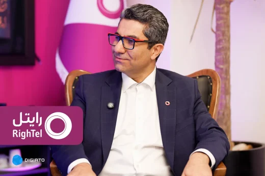 Mehdi Faghihi seated in front of a Rightel backdrop.